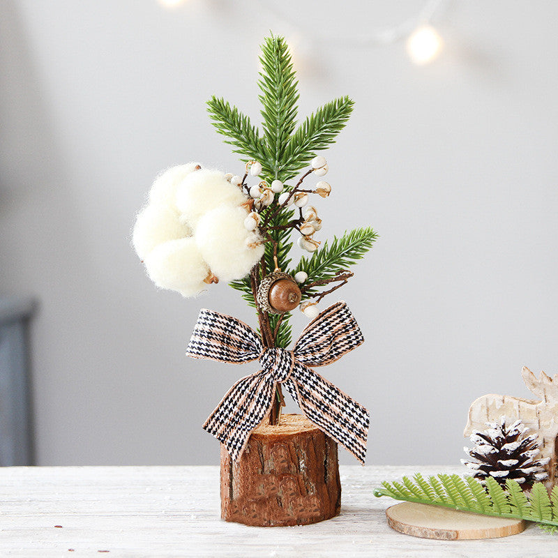 Wrought Iron Mini Christmas Tree – Festive Table Ornament