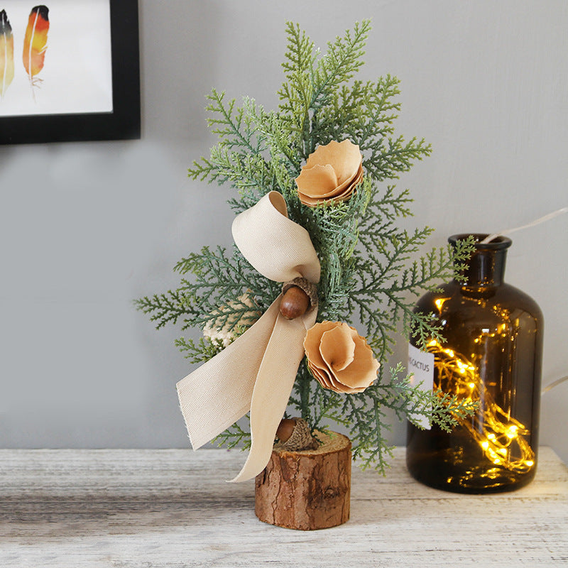 Wrought Iron Mini Christmas Tree – Festive Table Ornament